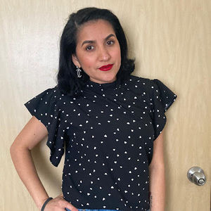 Meet your Posher, Elia